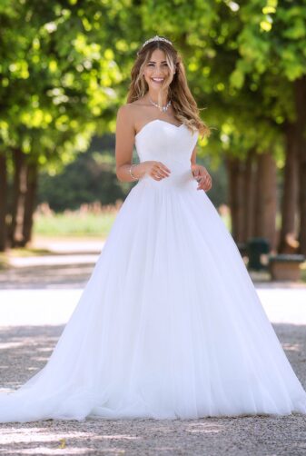 Brautkleid MissGermany 2019 Ivory Olga MGB01 1 Bei Avorio Vestito Brautmode In Berlin