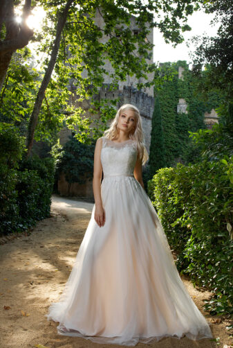 Brautkleid Ivory Alisha B1953 1 Guenstiges Hochzeitskleid 2019 Bei Avorio Vestito Eiche Berlin