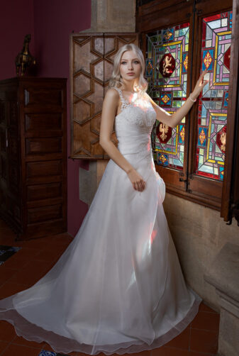 Brautkleid Ivory Amanda B1981 1 Guenstiges Hochzeitskleid 2019 Bei Avorio Vestito Eiche Berlin