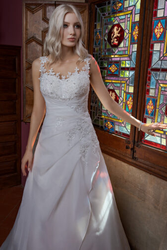 Brautkleid Ivory Amanda B1981 2 Guenstiges Hochzeitskleid 2019 Bei Avorio Vestito Eiche Berlin