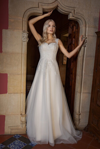 Brautkleid Ivory Aurora B1955 1 Guenstiges Hochzeitskleid 2019 Bei Avorio Vestito Eiche Berlin