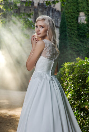 Brautkleid Ivory Ella B1979 4 Guenstiges Hochzeitskleid 2019 Bei Avorio Vestito Eiche Berlin