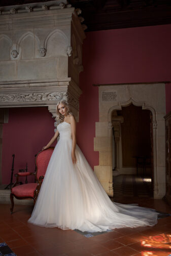 Brautkleid Ivory Maxima B1959 1 Guenstiges Hochzeitskleid 2019 Bei Avorio Vestito Eiche Berlin