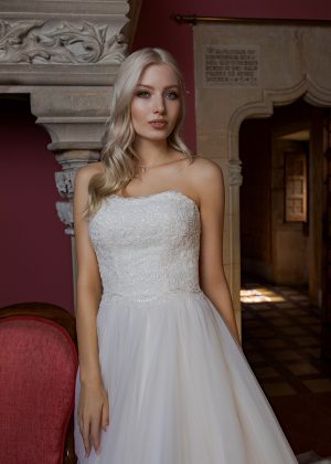 Brautkleid Ivory Maxima B1959 2 Guenstiges Hochzeitskleid 2019 Bei Avorio Vestito Eiche Berlin