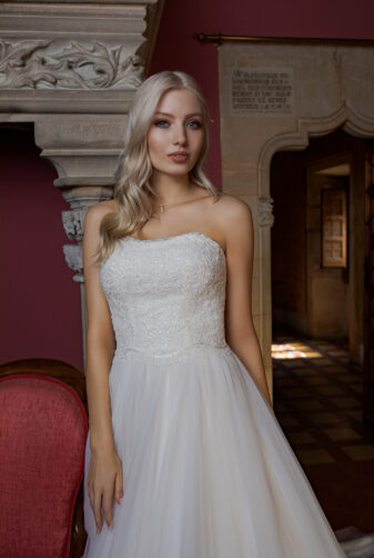 Brautkleid Ivory Maxima B1959 2 Guenstiges Hochzeitskleid 2019 Bei Avorio Vestito Eiche Berlin