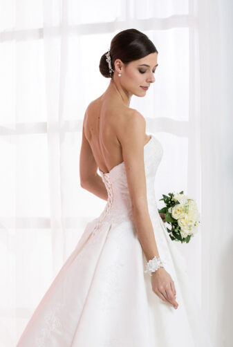 EGLANTINE CREATIONS 2019 Brautkleid EC19 TRAVIATA 107 Bei Avorio Vestito Eiche Berlin
