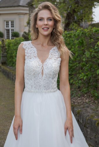 Amera Vera Kollektion 2020 Ivory Brautkleid Adelina B2001 3 Bei Avorio Vestito BrideStore And More Brautmode In Berlin Eiche