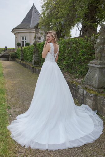 Amera Vera Kollektion 2020 Ivory Brautkleid Adelina B2001 5 Bei Avorio Vestito BrideStore And More Brautmode In Berlin Eiche