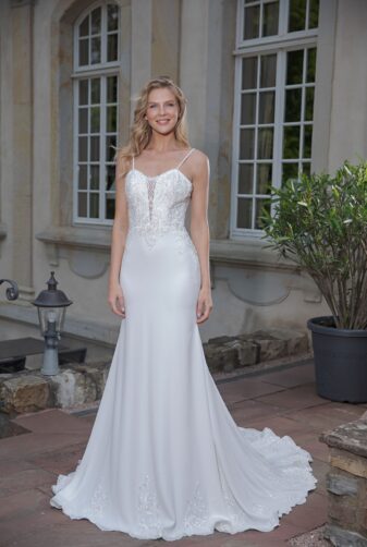 Amera Vera Kollektion 2020 Ivory Brautkleid Alena B2042 5 Bei Avorio Vestito BrideStore And More Brautmode In Berlin Eiche