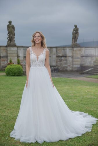 Amera Vera Kollektion 2020 Ivory Brautkleid Alison B2005 1 Bei Avorio Vestito BrideStore And More Brautmode In Berlin Eiche