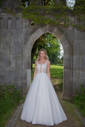 Amera Vera Kollektion 2020 Ivory Brautkleid Alissa B2003 4 Bei Avorio Vestito BrideStore And More Brautmode In Berlin Eiche