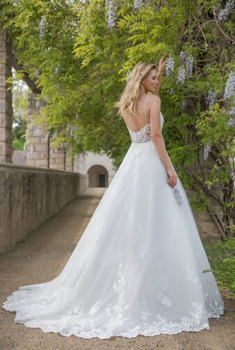 Amera Vera Kollektion 2020 Ivory Brautkleid Almonda B2013 5 Bei Avorio Vestito BrideStore And More Brautmode In Berlin Eiche