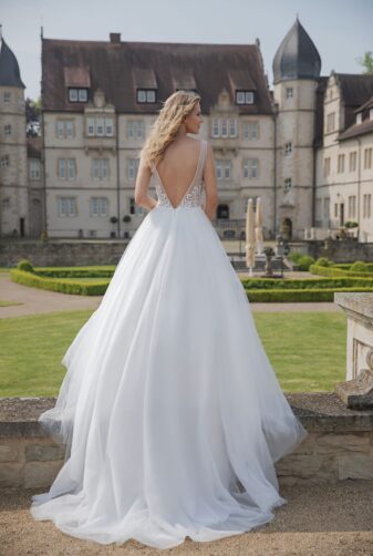 Amera Vera Kollektion 2020 Ivory Brautkleid Anica B2022 4 Bei Avorio Vestito BrideStore And More Brautmode In Berlin Eiche