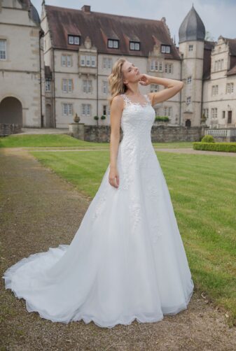 Amera Vera Kollektion 2020 Ivory Brautkleid Asttrid B2036 2 Bei Avorio Vestito BrideStore And More Brautmode In Berlin Eiche