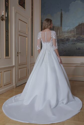 Amera Vera Kollektion 2020 Ivory Brautkleid Azura B2021 4 Bei Avorio Vestito BrideStore And More Brautmode In Berlin Eiche