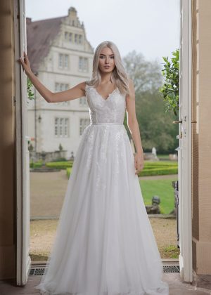 AnnAngelex Kollektion 2020 Ivory Brautkleid Bahira B2051 2 Avorio Vestito BrideStore And More Brautmode In Berlin Eiche