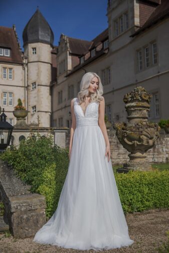 AnnAngelex Kollektion 2020 Ivory Brautkleid Bellana B2058 1 Avorio Vestito BrideStore And More Brautmode In Berlin Eiche