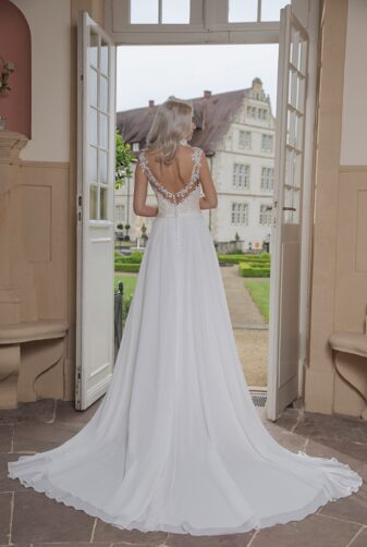 AnnAngelex Kollektion 2020 Ivory Brautkleid Bibiane B2069 4 Avorio Vestito BrideStore And More Brautmode In Berlin Eiche