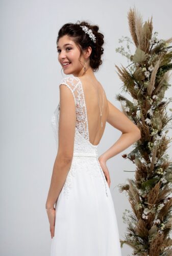 Brautmode In Berlin Eglantine 2020 Ivory Brautkleid EG C20 SAFRAN 2444 Bei Avorio Vestito BrideStore And More Hochzeitsmode In Berlin Eiche