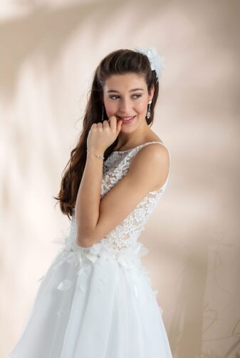 Brautmode In Berlin Eglantine 2020 Ivory Brautkleid EG C20 SALSA 1725 Bei Avorio Vestito BrideStore And More Hochzeitsmode In Berlin Eiche
