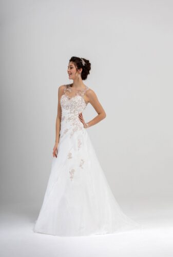Brautmode In Berlin Eglantine 2020 Ivory Brautkleid EG C20 SAMANTA 2664 Bei Avorio Vestito BrideStore And More Hochzeitsmode In Berlin Eiche