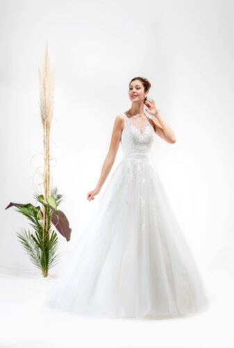 Brautmode In Berlin Eglantine 2020 Ivory Brautkleid EG C20 SARDAIGNE 0809 Bei Avorio Vestito BrideStore And More Hochzeitsmode In Berlin Eiche