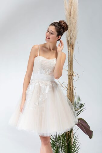 Brautmode In Berlin Eglantine 2020 Ivory Brautkleid EG C20 SENSIBLE 0782 Bei Avorio Vestito BrideStore And More Hochzeitsmode In Berlin Eiche