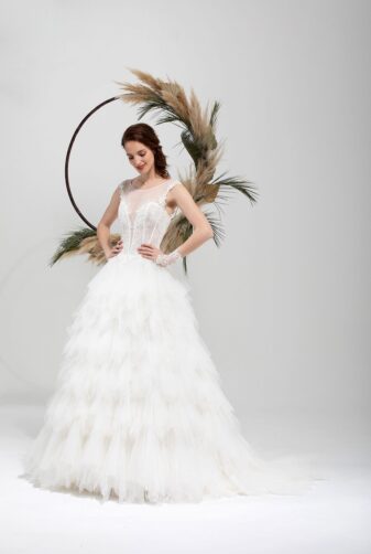 Brautmode In Berlin Eglantine 2020 Ivory Brautkleid EG C20 SEVILLE 6670 Bei Avorio Vestito BrideStore And More Hochzeitsmode In Berlin Eiche