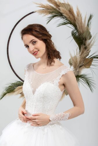 Brautmode In Berlin Eglantine 2020 Ivory Brautkleid EG C20 SEVILLE 6750 Bei Avorio Vestito BrideStore And More Hochzeitsmode In Berlin Eiche