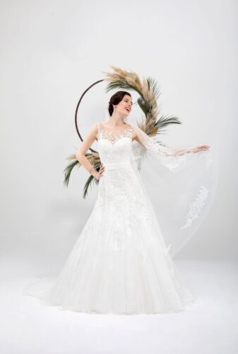 Brautmode In Berlin Eglantine 2020 Ivory Brautkleid EG C20 SICILE 5766 Bei Avorio Vestito BrideStore And More Hochzeitsmode In Berlin Eiche