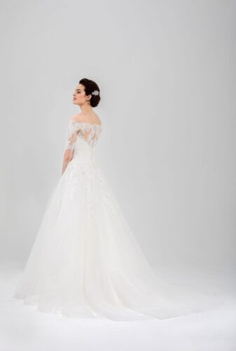 Brautmode In Berlin Eglantine 2020 Ivory Brautkleid EG C20 SINGAPOUR 5426 Bei Avorio Vestito BrideStore And More Hochzeitsmode In Berlin Eiche