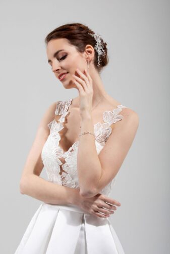 Brautmode In Berlin Eglantine 2020 Ivory Brautkleid EG C20 SISSI 7270 Bei Avorio Vestito BrideStore And More Hochzeitsmode In Berlin Eiche