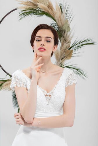 Brautmode In Berlin Eglantine 2020 Ivory Brautkleid EG C20 SOLINE 5940 1 Bei Avorio Vestito BrideStore And More Hochzeitsmode In Berlin Eiche