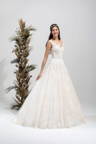 Brautmode In Berlin Eglantine 2020 Ivory Brautkleid EG C20 SUNNY 1520 Bei Avorio Vestito BrideStore And More Hochzeitsmode In Berlin Eiche