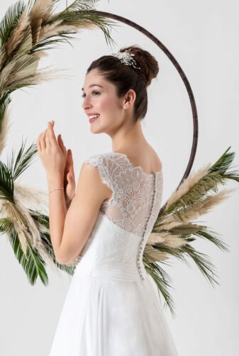 Brautmode In Berlin Eglantine 2020 Ivory Brautkleid EG C20 SUZANNE 1150 Bei Avorio Vestito BrideStore And More Hochzeitsmode In Berlin Eiche