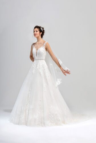 Brautmode In Berlin Eglantine 2020 Ivory Brautkleid EG C20 SYMPHONIE 2136 Bei Avorio Vestito BrideStore And More Hochzeitsmode In Berlin Eiche