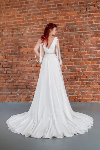 Hochzeitsmode In Berlin Fuchs 2020 Ivory Brautkleid D 03322 2 Bei Avorio Vestito BrideStore And More Hochzeitsmode In Berlin Eiche