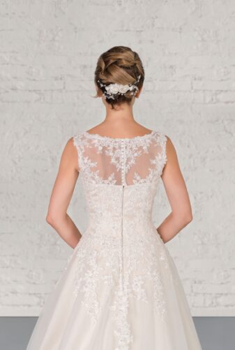Hochzeitsmode In Berlin Fuchs 2020 Ivory Brautkleid D 03329 2 Bei Avorio Vestito BrideStore And More Hochzeitsmode In Berlin Eiche