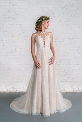 Hochzeitsmode in Berlin Fuchs 2020 ivory Brautkleid R 01187 1 bei Avorio Vestito BrideStore and more Hochzeitsmode in Berlin Eiche