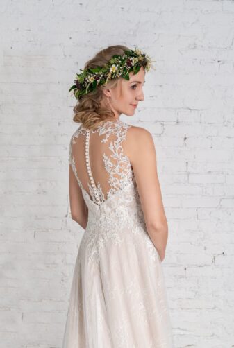 Hochzeitsmode in Berlin Fuchs 2020 ivory Brautkleid R 01187 3 bei Avorio Vestito BrideStore and more Hochzeitsmode in Berlin Eiche