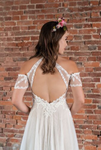 Hochzeitsmode in Berlin Fuchs 2020 ivory Brautkleid R 01192 2 bei Avorio Vestito BrideStore and more Hochzeitsmode in Berlin Eiche