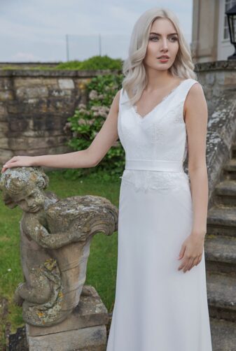 Langes Standesamtkleid ivory Kollektion 2020 A7205 3 bei Avorio Vestito Brautmode in Berlin