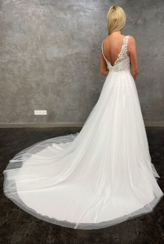 Amera Vera 2021 Brautkleid B2103 bei Avorio Vestito BrideStore and more Brautmode in Berlin