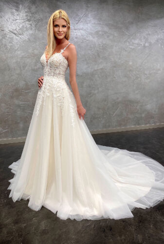 Amera Vera 2021 Brautkleid B2117 2 bei Avorio Vestito BrideStore and more Brautmode in Berlin