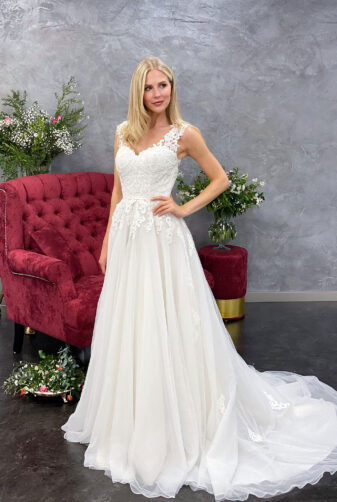 Amera Vera 2021 Brautkleid B2119 1 bei Avorio Vestito BrideStore and more Brautmode in Berlin