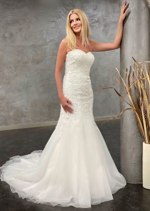 Amera Vera 2021 Brautkleid B2123 2 bei Avorio Vestito BrideStore and more Brautmode in Berlin