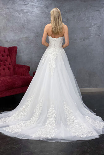 Amera Vera 2021 Brautkleid B2125 1 bei Avorio Vestito BrideStore and more Brautmode in Berlin