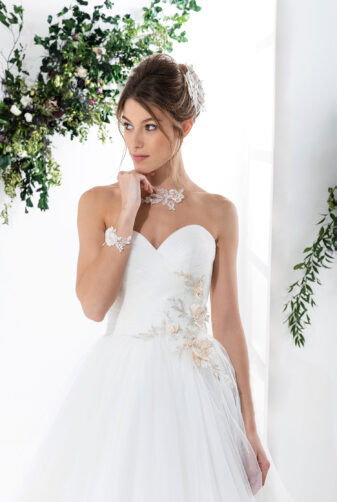 EGLANTINE CREATIONS 2021 Brautkleid EGC21 VANNES 1829 Brautmode in Berlin Avorio Vestito BrideStore and more