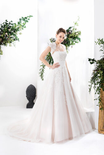 EGLANTINE CREATIONS 2021 Brautkleid EGC21 VAYANA 1072 Brautmode in Berlin Avorio Vestito BrideStore and more