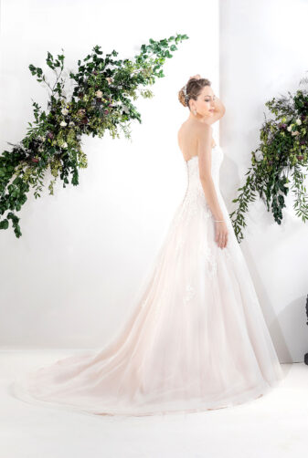 EGLANTINE CREATIONS 2021 Brautkleid EGC21 VAYANA 1123 Brautmode in Berlin Avorio Vestito BrideStore and more